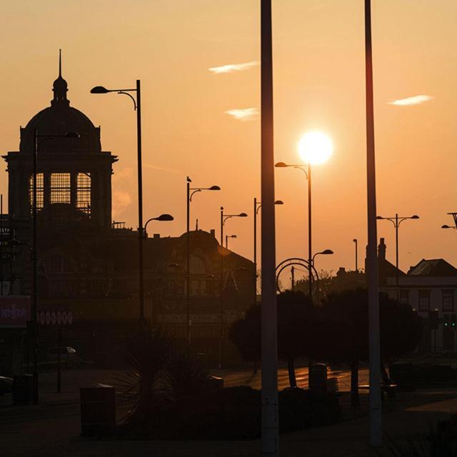 Marine Villa Hotel & Suites - Close To Beach, Train Station & Southend Airport Exterior foto