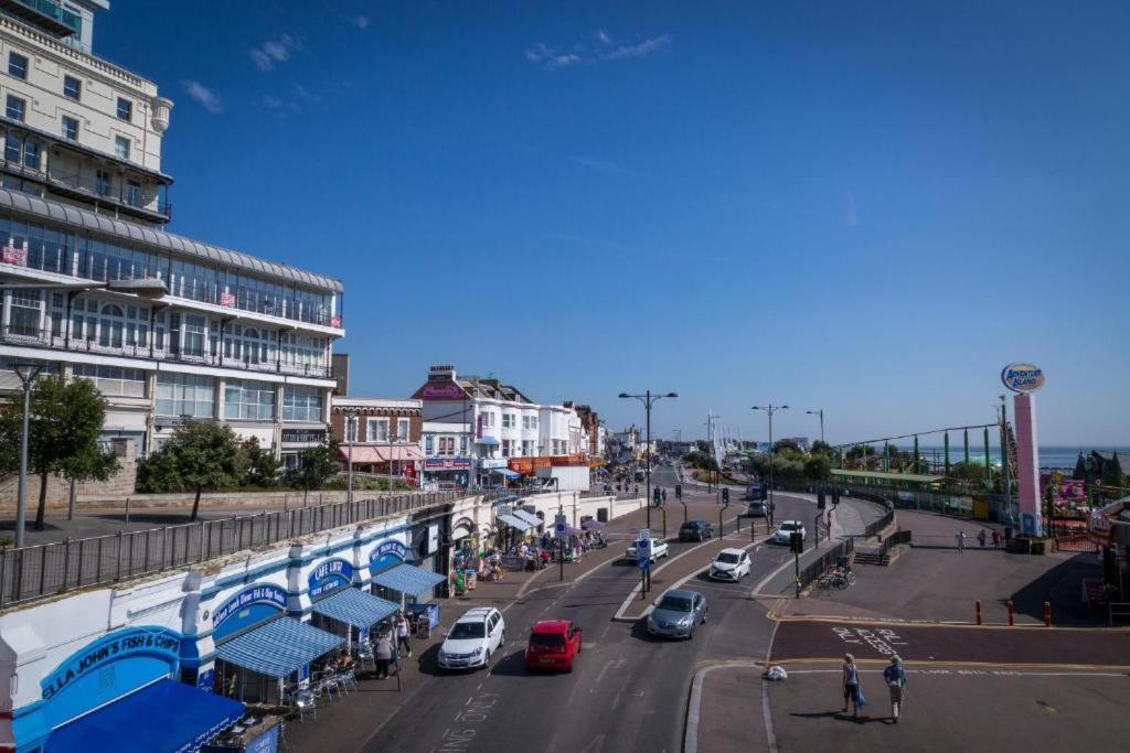 Marine Villa Hotel & Suites - Close To Beach, Train Station & Southend Airport Exterior foto